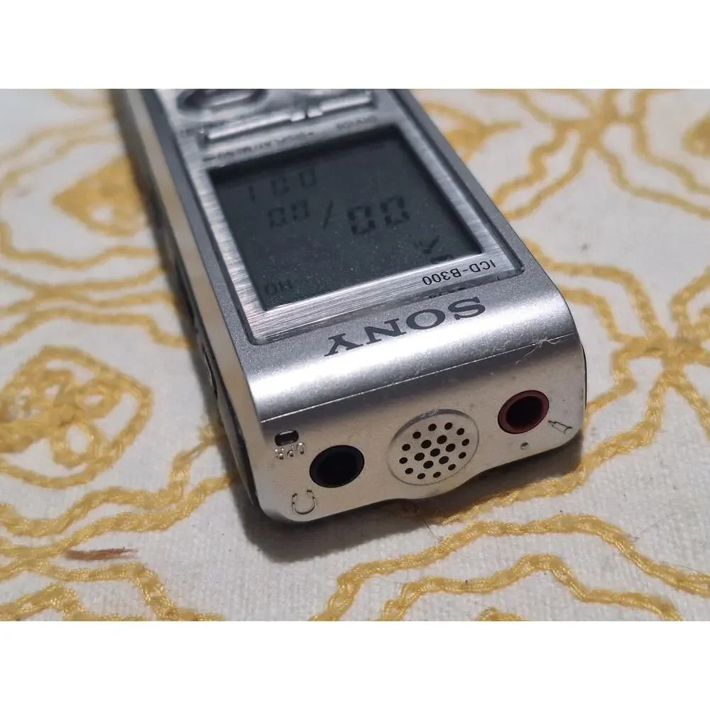 Sony ICD-B300 Digital Voice IC Recorder Tested Working w Original Manual 2005 NM